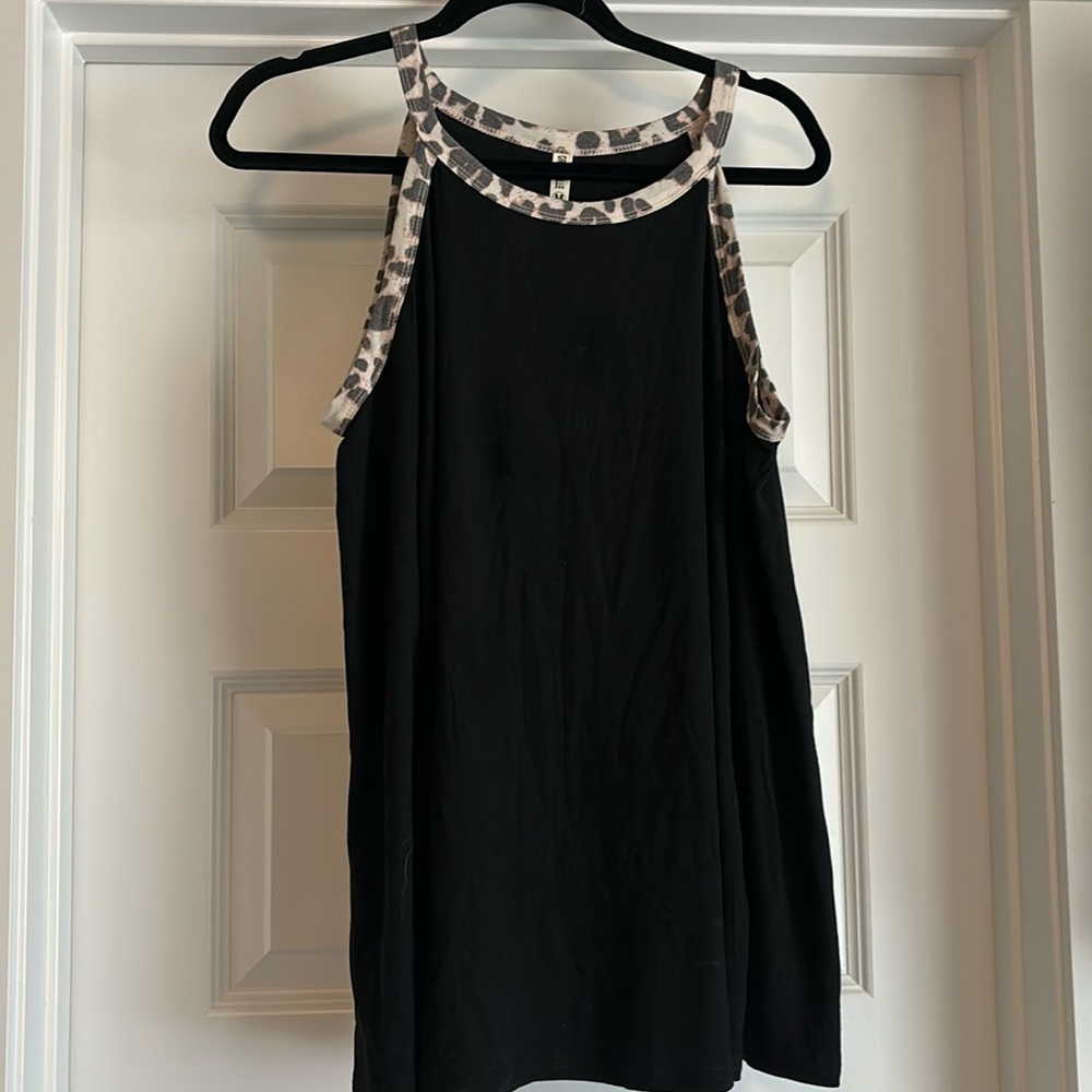 Cut out shoulders size medium top